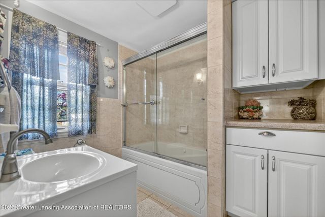 221 Kensington Road, East Lansing, MI 48823