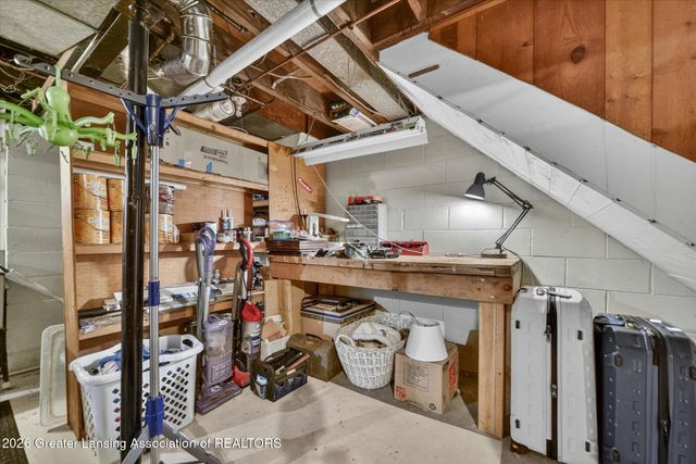 221 Kensington Road, East Lansing, MI 48823