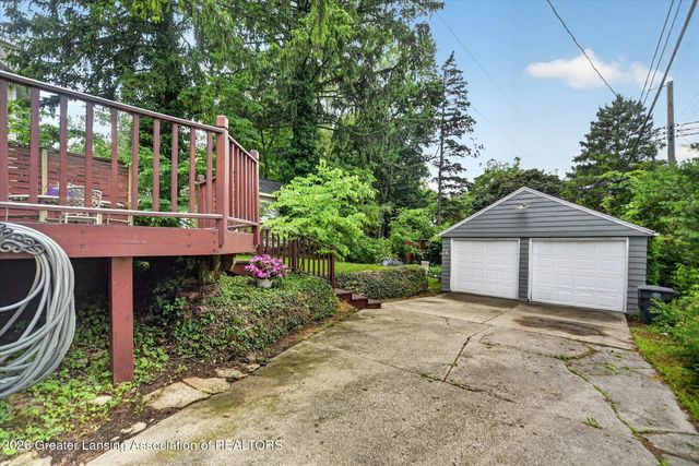 221 Kensington Road, East Lansing, MI 48823