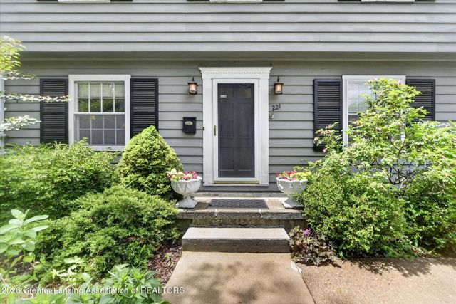 221 Kensington Road, East Lansing, MI 48823