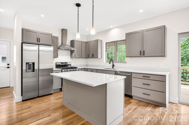 76 Jonestown Road, Asheville, NC 28804