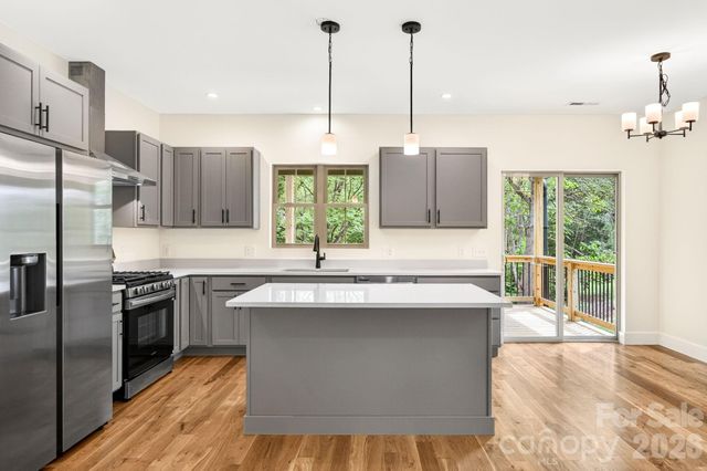 76 Jonestown Road, Asheville, NC 28804