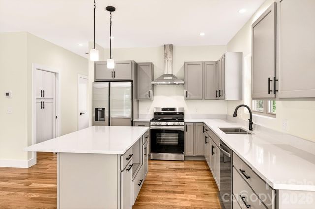 76 Jonestown Road, Asheville, NC 28804