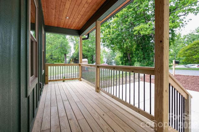76 Jonestown Road, Asheville, NC 28804