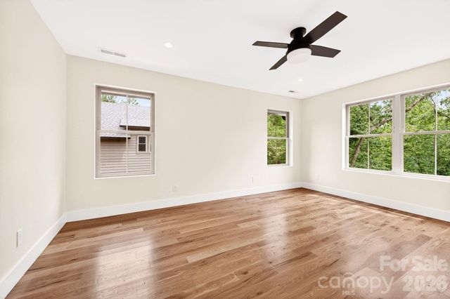 76 Jonestown Road, Asheville, NC 28804