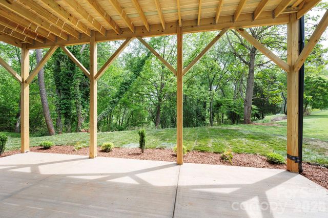 76 Jonestown Road, Asheville, NC 28804