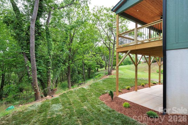 76 Jonestown Road, Asheville, NC 28804