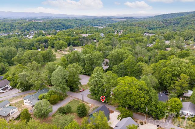 76 Jonestown Road, Asheville, NC 28804