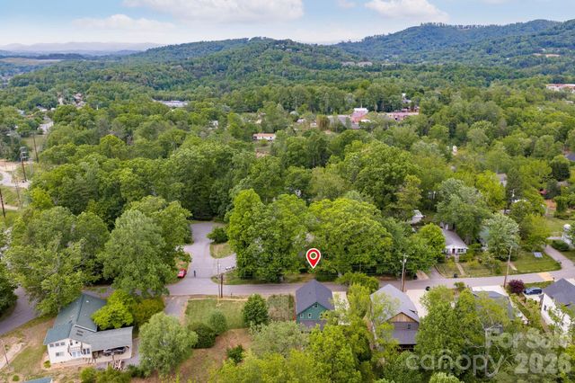76 Jonestown Road, Asheville, NC 28804