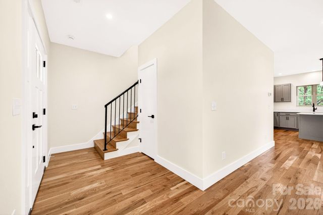 76 Jonestown Road, Asheville, NC 28804