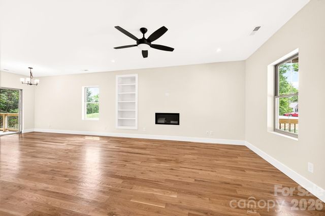 76 Jonestown Road, Asheville, NC 28804