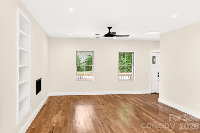 76 Jonestown Road, Asheville, NC 28804