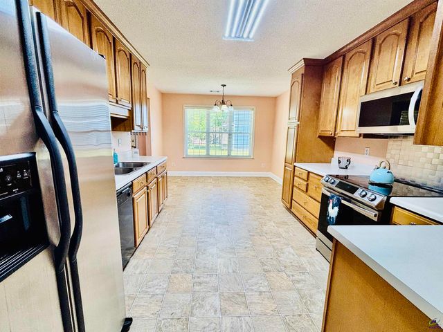 105 Maga Court, Warner Robins, GA 31088