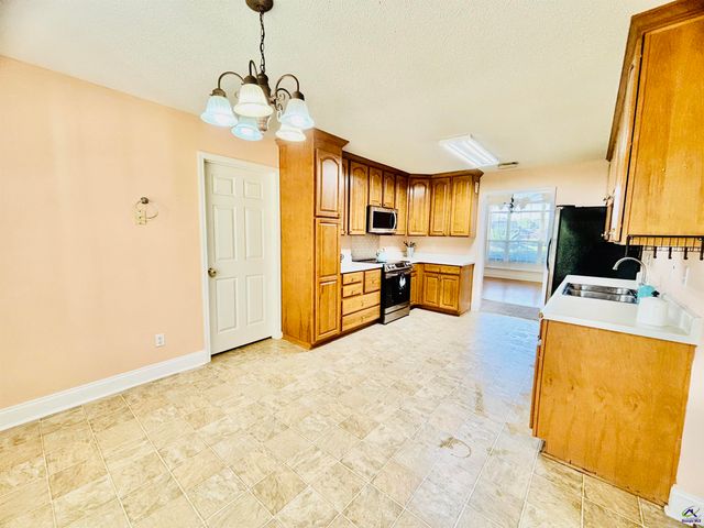 105 Maga Court, Warner Robins, GA 31088