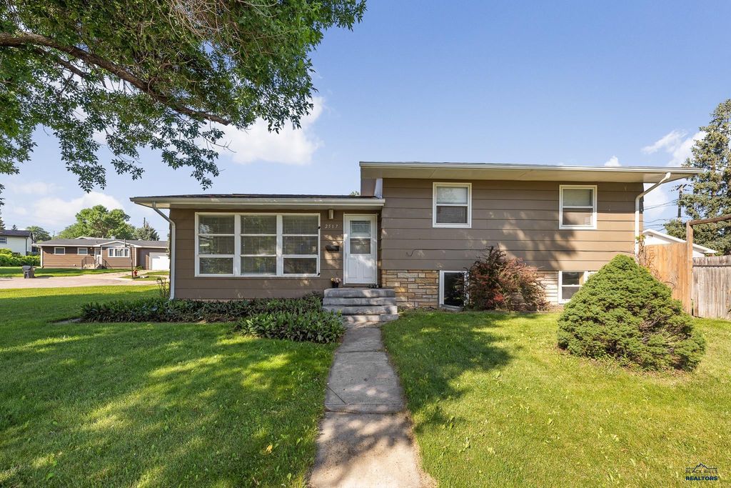 2517 JUDY CT, Rapid City, SD 57702
