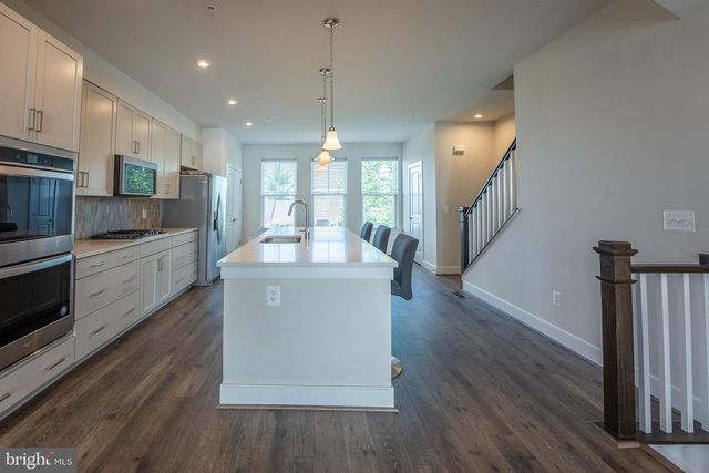 6069 DREHER CT, Falls Church, VA 22044