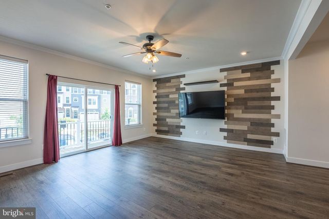 6069 DREHER CT, Falls Church, VA 22044