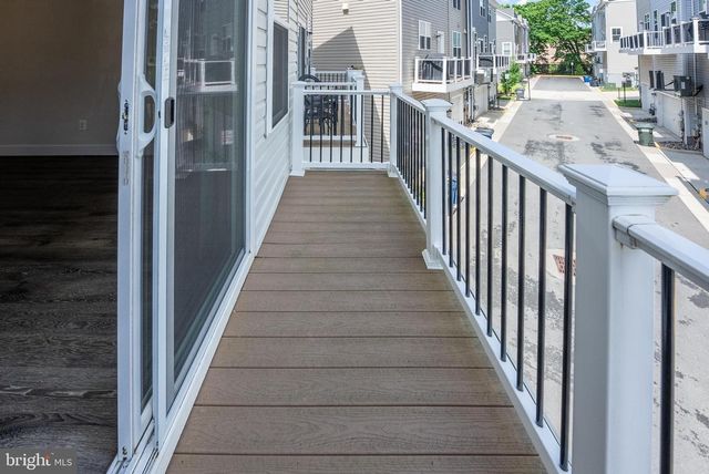 6069 DREHER CT, Falls Church, VA 22044