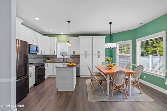 9008 Oak Ridge Plantation Drive, Calabash, NC 28467
