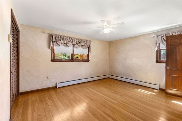 105 Starr Ave, Lowell, MA 01852
