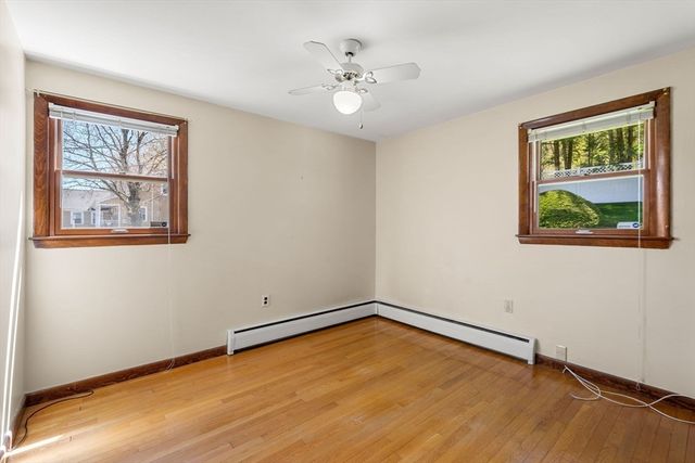 105 Starr Ave, Lowell, MA 01852