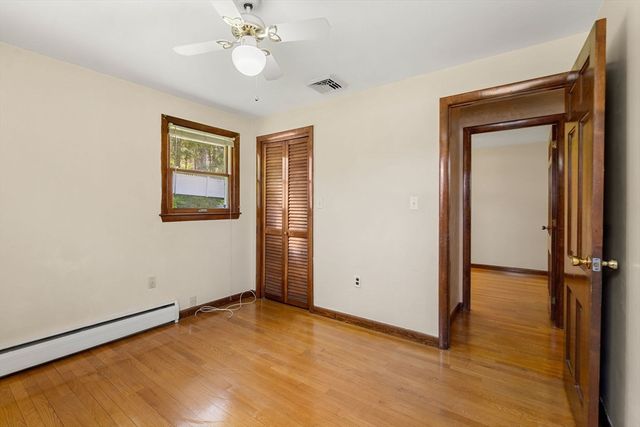 105 Starr Ave, Lowell, MA 01852