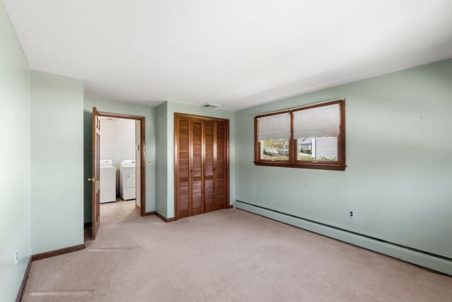 105 Starr Ave, Lowell, MA 01852