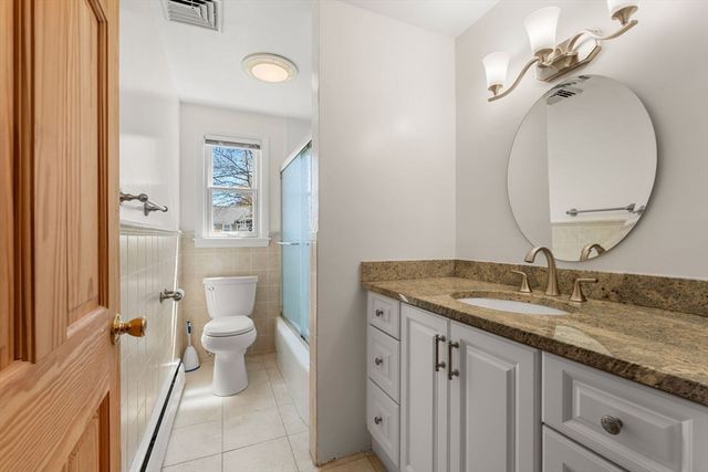 105 Starr Ave, Lowell, MA 01852