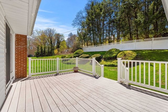 105 Starr Ave, Lowell, MA 01852