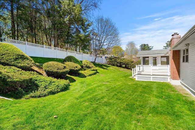 105 Starr Ave, Lowell, MA 01852