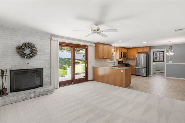 105 Starr Ave, Lowell, MA 01852