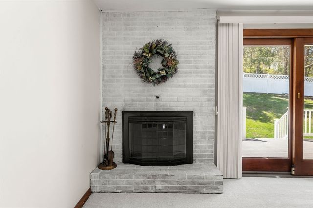 105 Starr Ave, Lowell, MA 01852