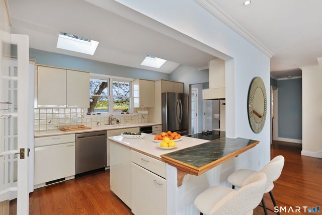 34 Shorehaven Road, Norwalk, CT 06855