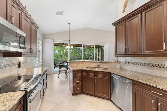 6669 Alden Woods CIR 7-201, Naples, FL 34113