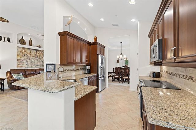 6669 Alden Woods CIR 7-201, Naples, FL 34113
