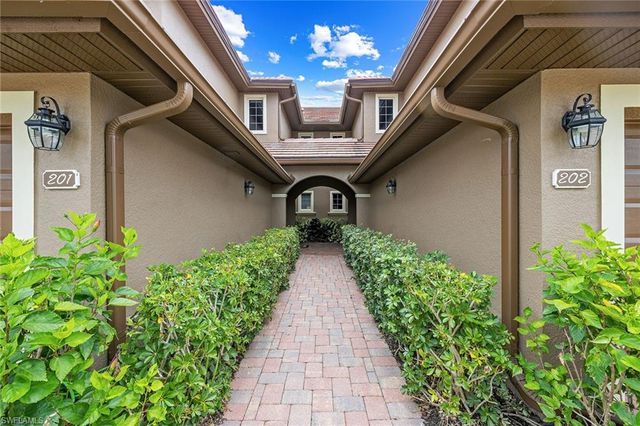 6669 Alden Woods CIR 7-201, Naples, FL 34113