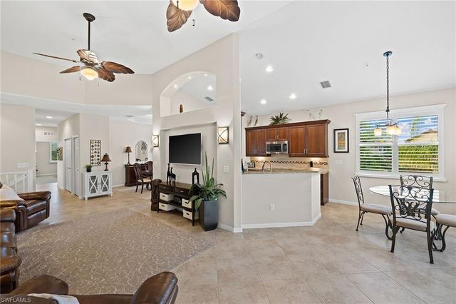 6669 Alden Woods CIR 7-201, Naples, FL 34113