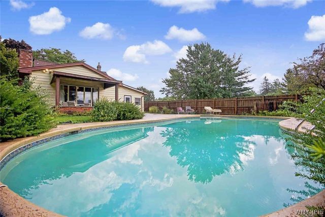2020 Tuscarora Road, Niagara, NY 14304