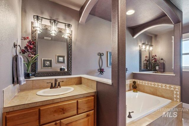 676 Kennedy Ct, Middleton, ID 83644