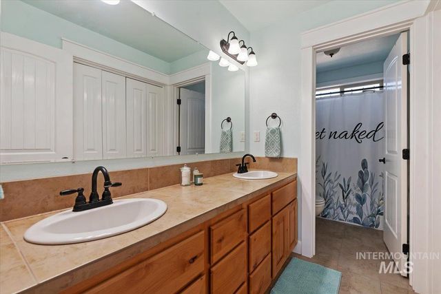 676 Kennedy Ct, Middleton, ID 83644