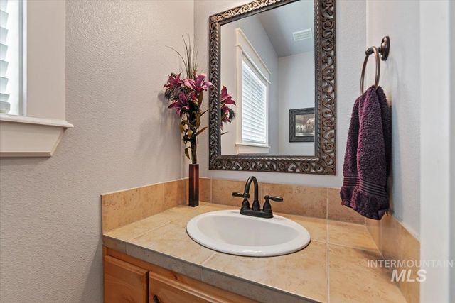 676 Kennedy Ct, Middleton, ID 83644