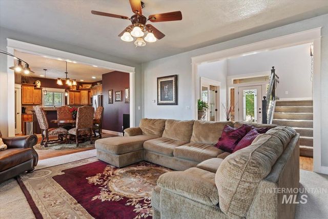 676 Kennedy Ct, Middleton, ID 83644