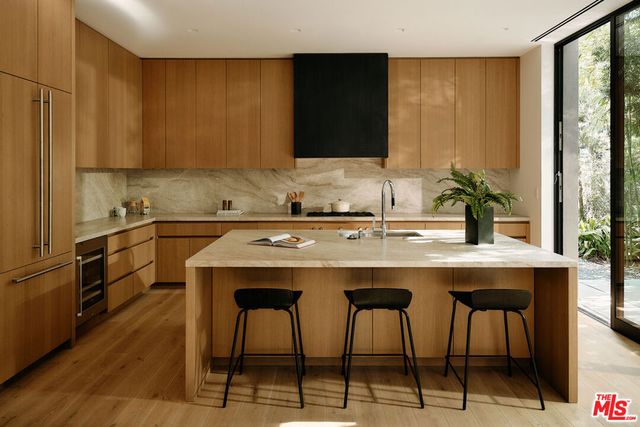 8850 Rosewood Avenue, West Hollywood, CA 90048