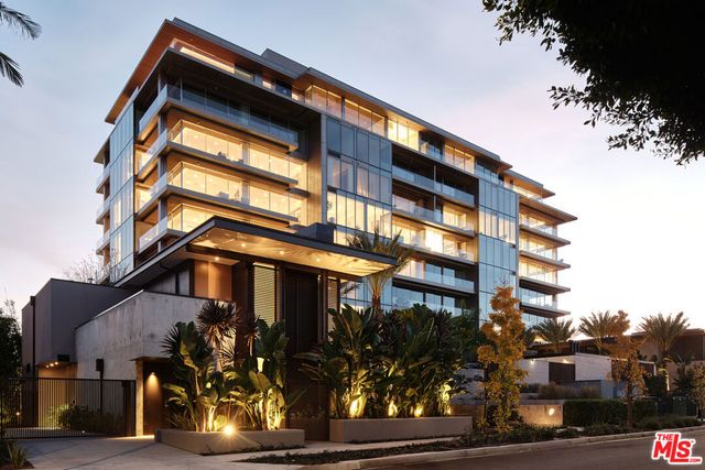 8850 Rosewood Avenue, West Hollywood, CA 90048