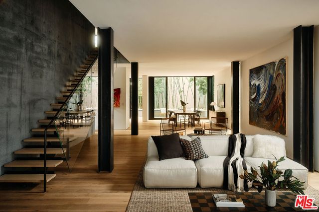 8850 Rosewood Avenue, West Hollywood, CA 90048