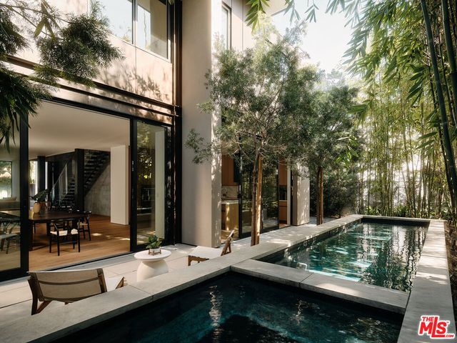 8850 Rosewood Avenue, West Hollywood, CA 90048