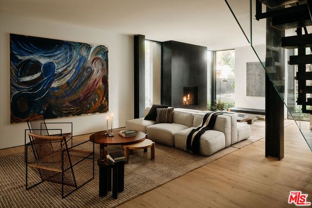 8850 Rosewood Avenue, West Hollywood, CA 90048