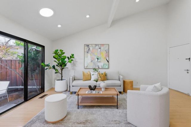 20012 Northcrest Square, Cupertino, CA 95014