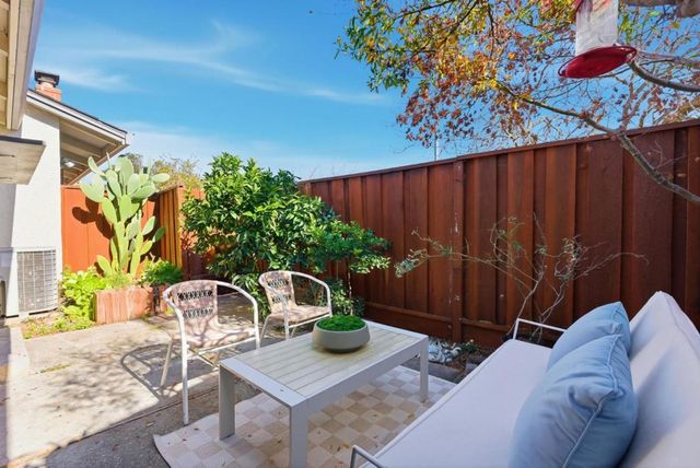 20012 Northcrest Square, Cupertino, CA 95014