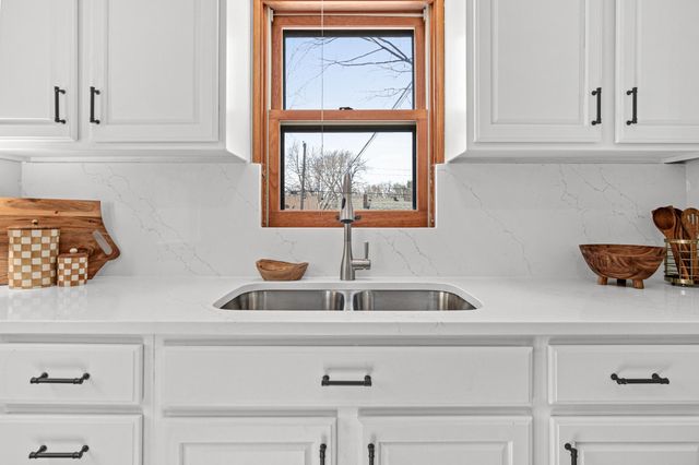 5712 25th Avenue S, Minneapolis, MN 55417